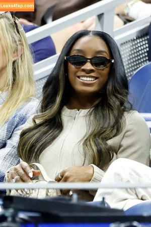 Simone Biles photo #0295