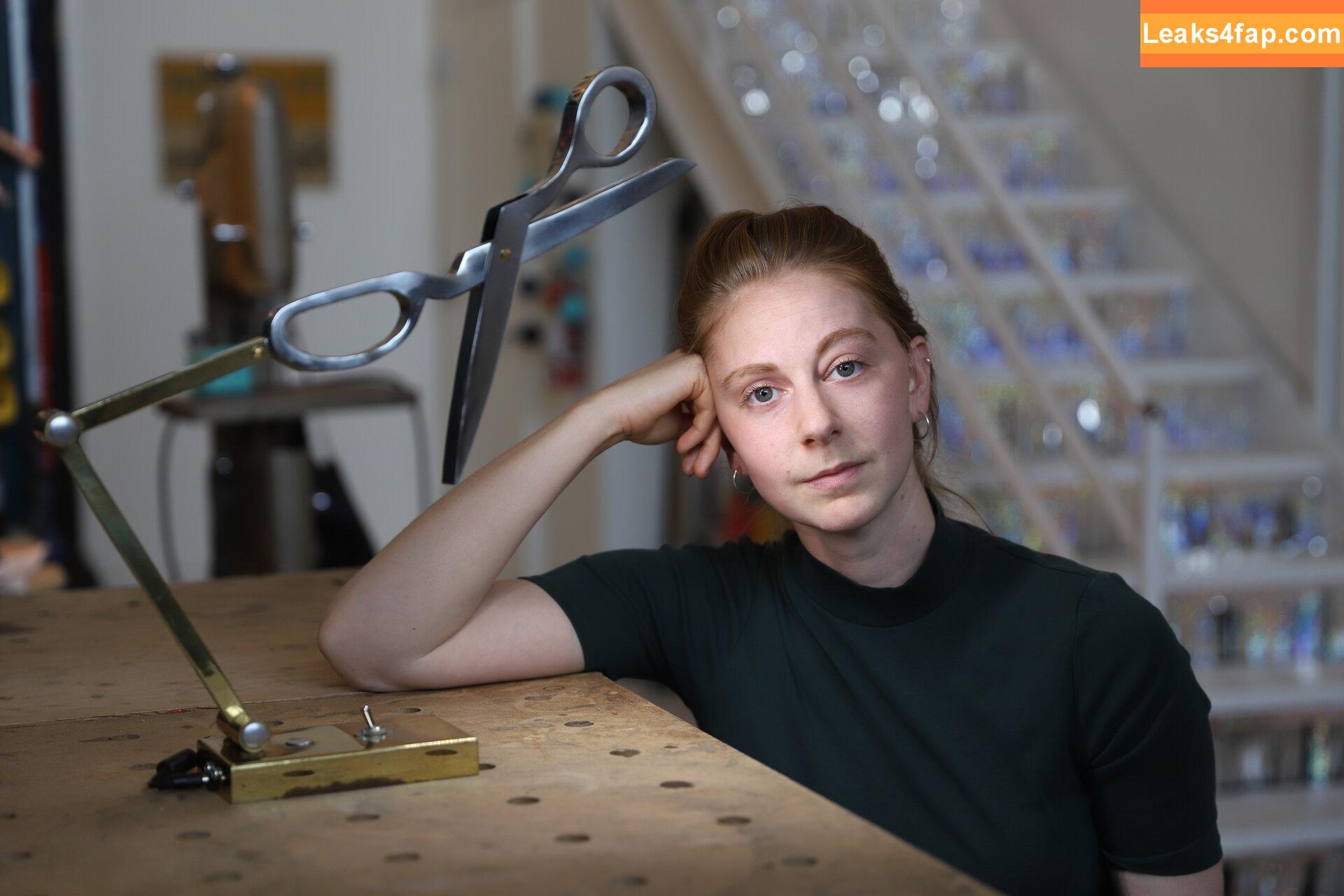 Simone Giertz / simonegiertz слитое фото фото #0036