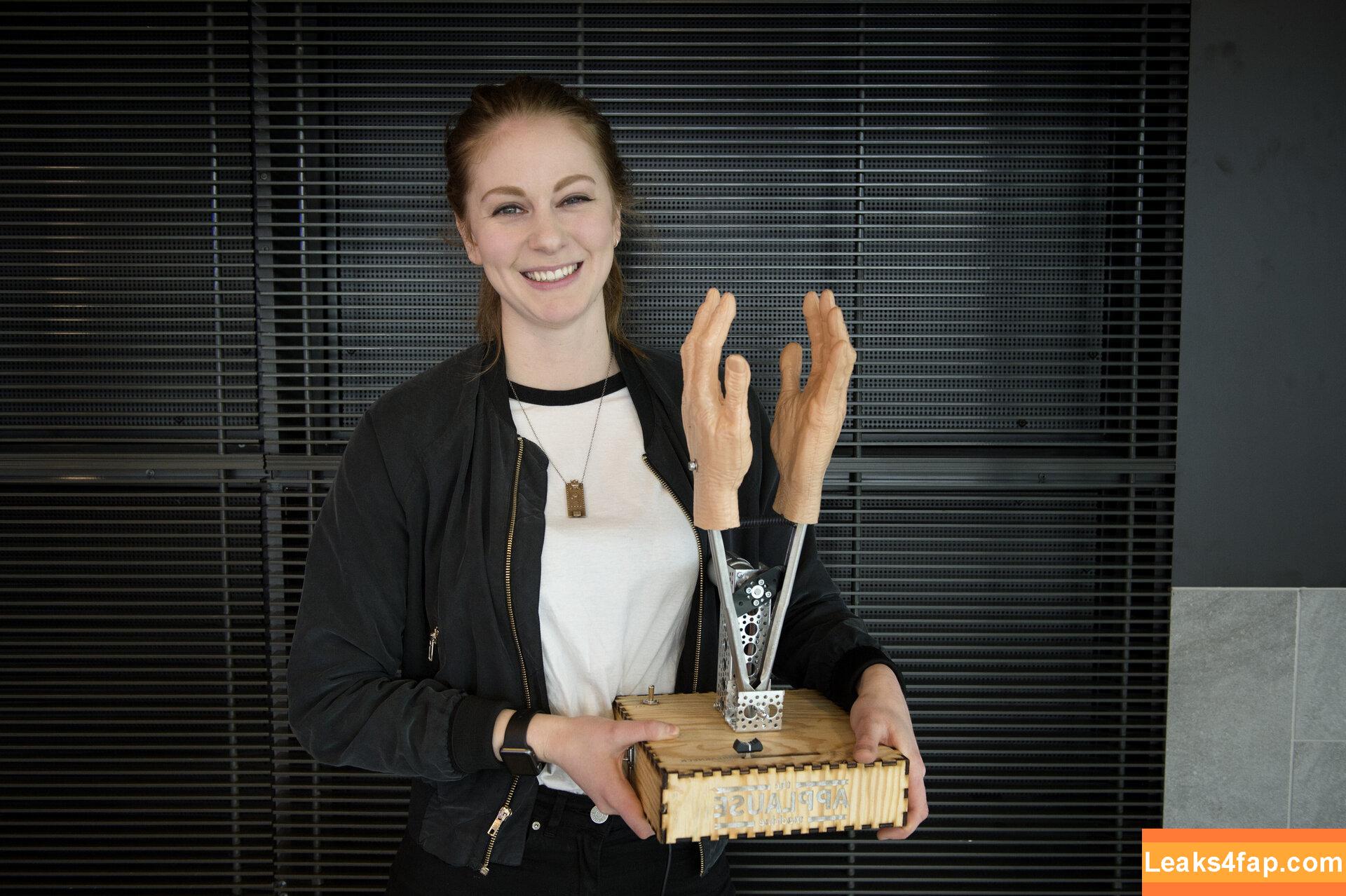 Simone Giertz / simonegiertz слитое фото фото #0058