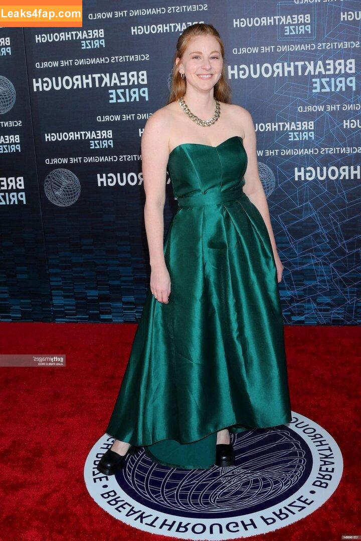 Simone Giertz / simonegiertz слитое фото фото #0071