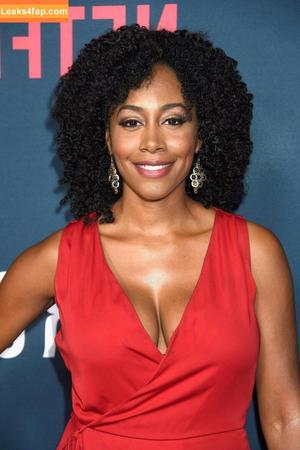 Simone Missick photo #0001