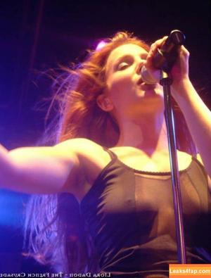 Simone Simons photo #0015