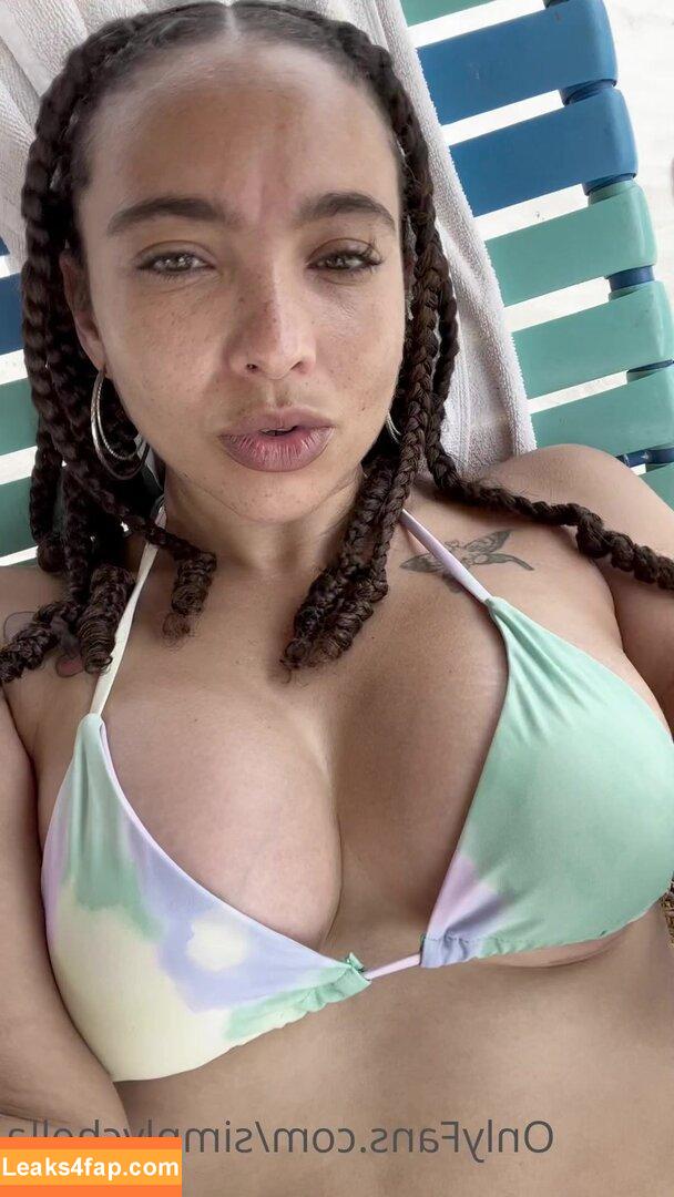 simplychella /  leaked photo photo #0002