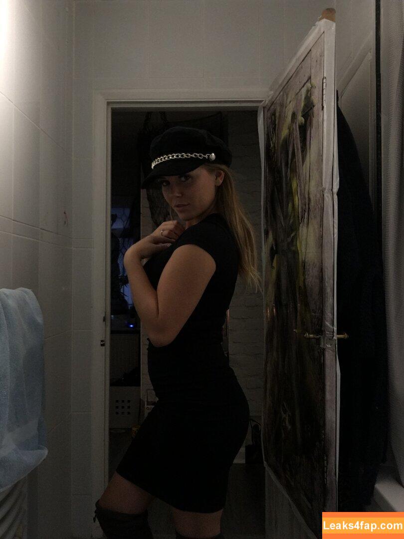 Siobhan Graves / Siobhangraves1 / sgraves99 leaked photo photo #0254