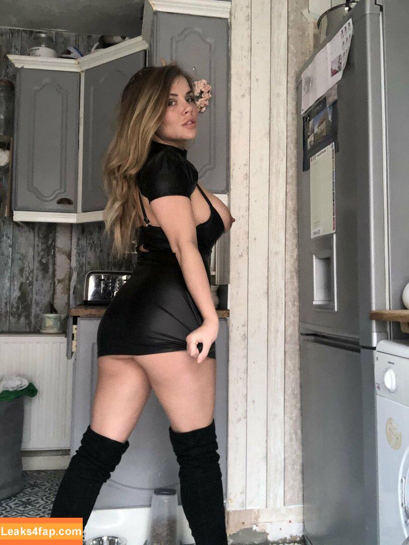 Siobhan Graves / Siobhangraves1 / sgraves99 leaked photo photo #0277