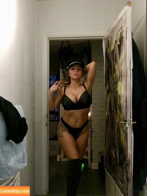 Siobhan Graves photo #0240