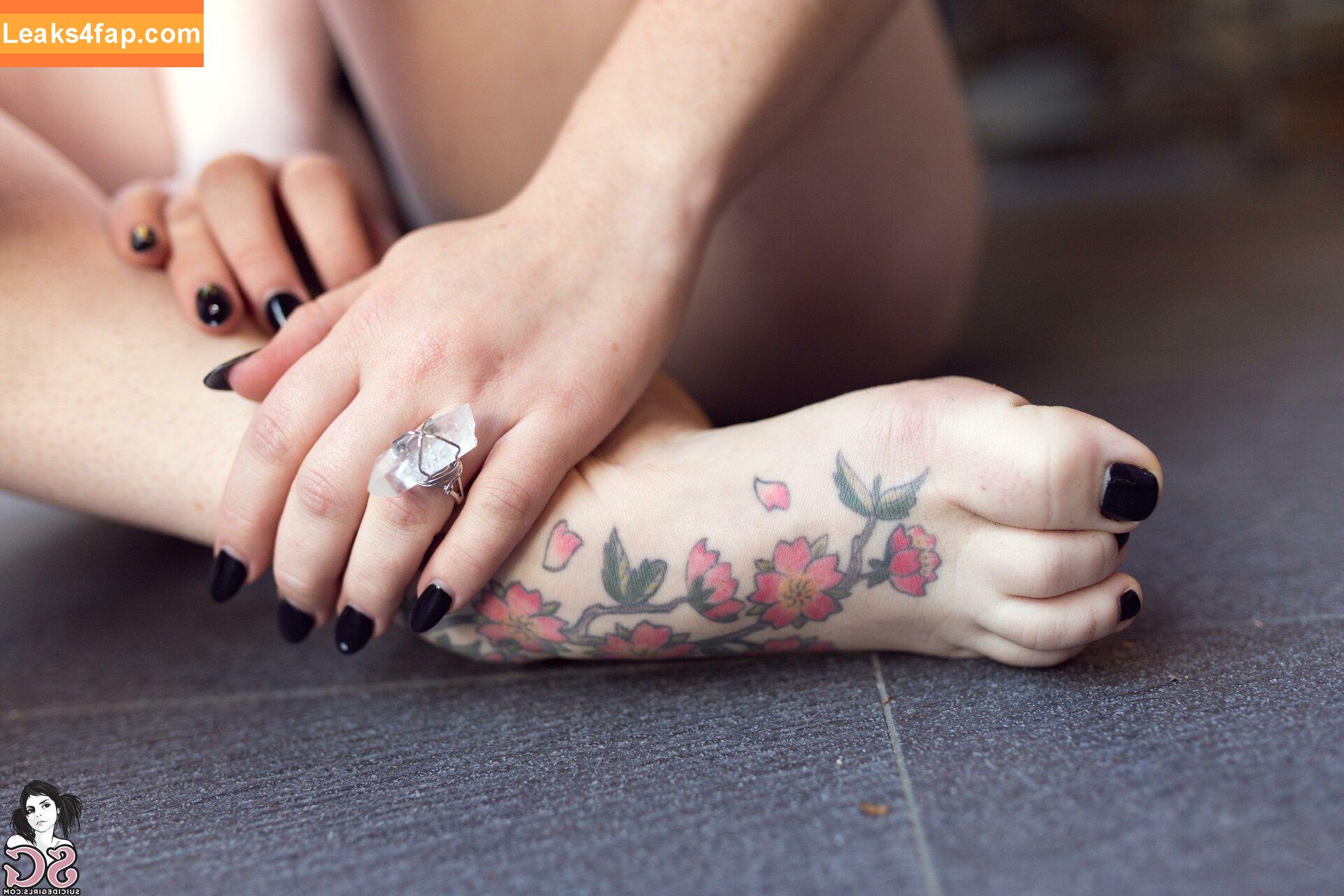 Sirenn Suicide / https: / sirenn.bby / sirennsuicide leaked photo photo #0055