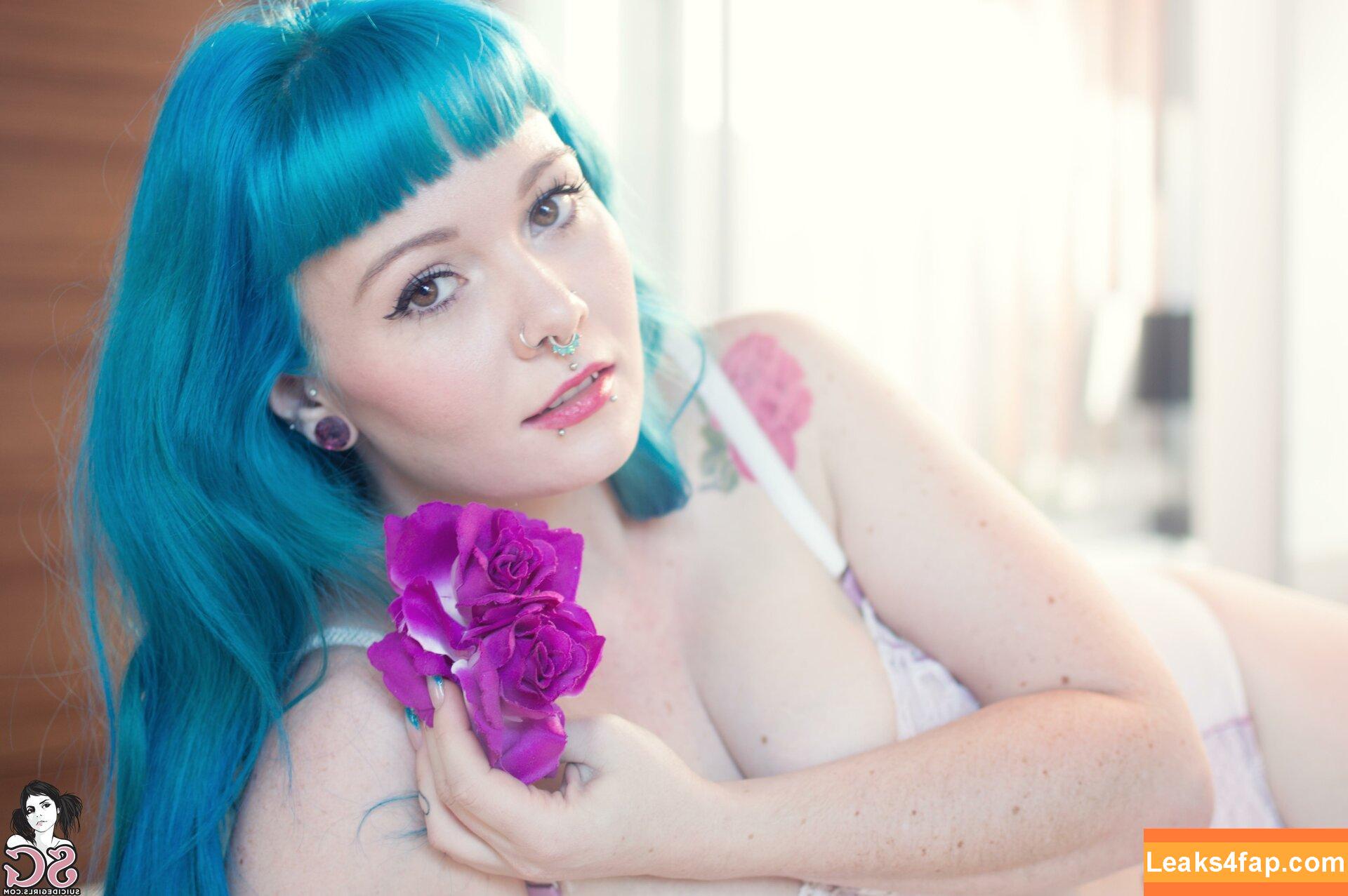 Sirenn Suicide / https: / sirenn.bby / sirennsuicide leaked photo photo #0110