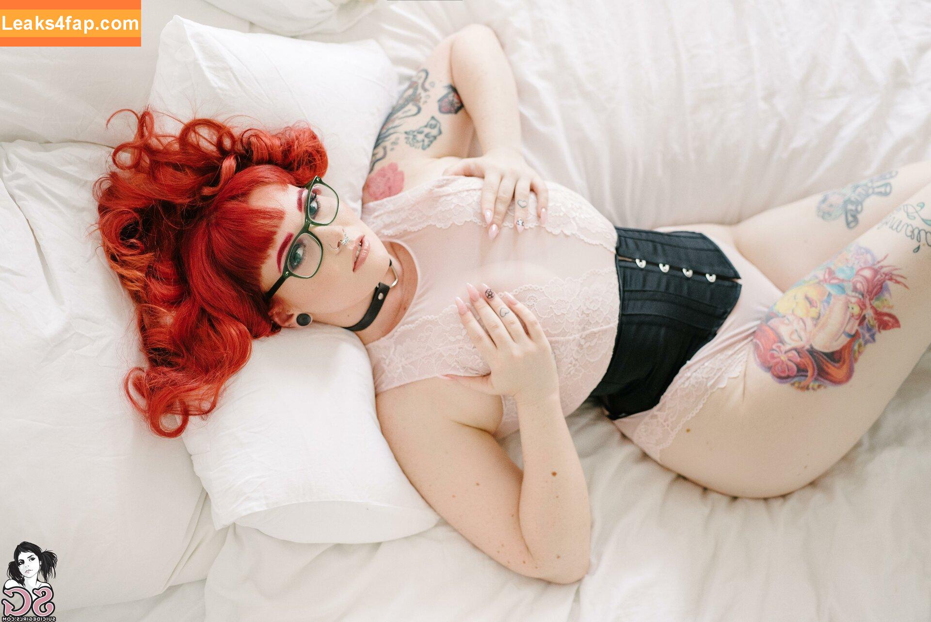 Sirenn Suicide / https: / sirenn.bby / sirennsuicide слитое фото фото #0299