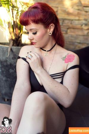 Sirenn Suicide photo #0056