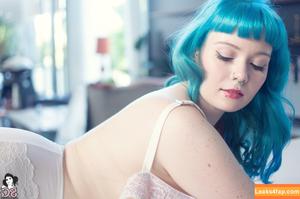Sirenn Suicide photo #0116