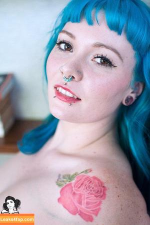 Sirenn Suicide photo #0271