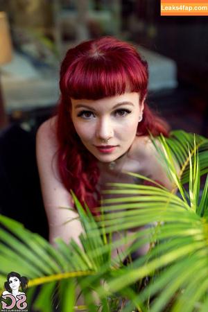 Sirenn Suicide photo #0285