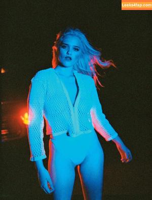 Sky Ferreira photo #0001