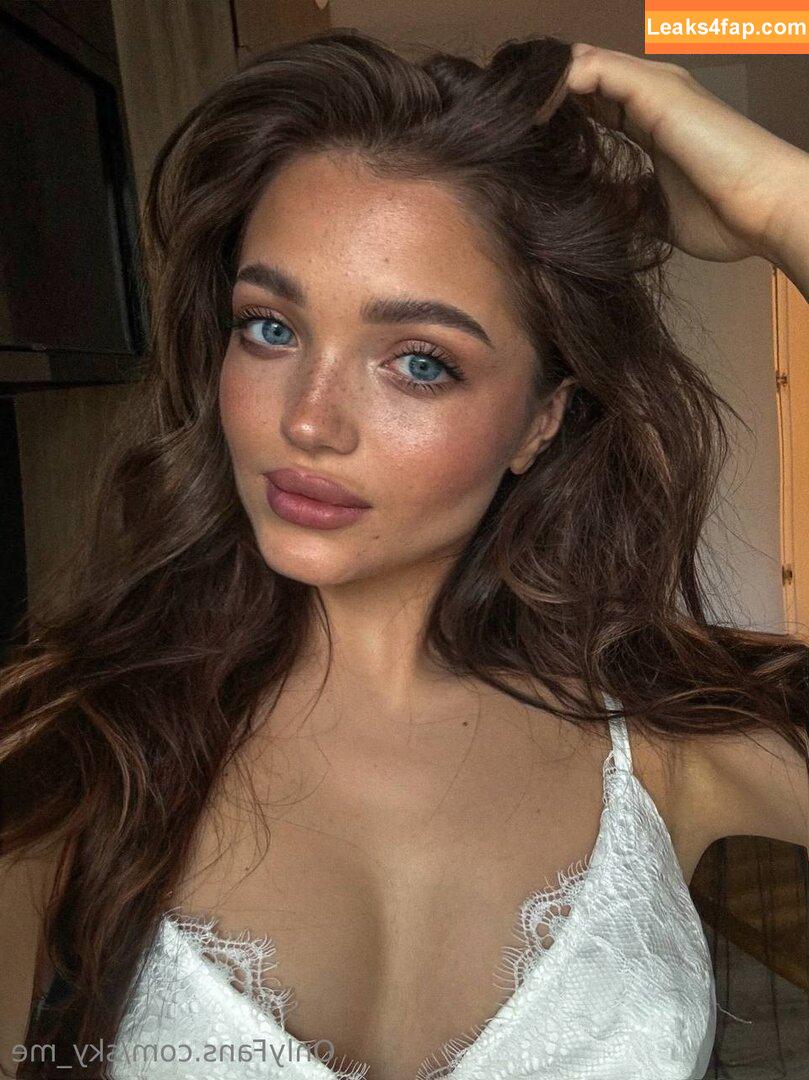 sky_me /  leaked photo photo #0004