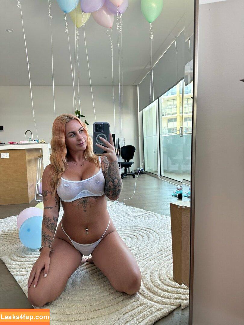 SkyeLouise / skye.louise11 / skyelouiseee1 leaked photo photo #0021
