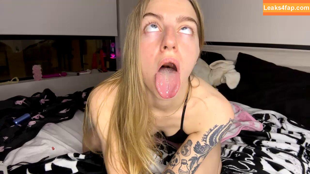 Skyiswoke / cel.lishh leaked photo photo #0009