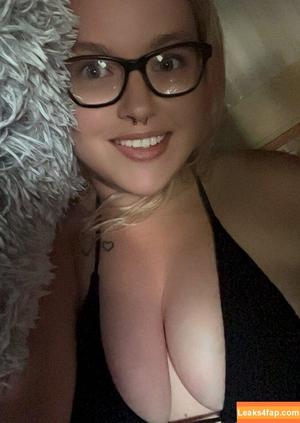 skylar.swallows photo #0022