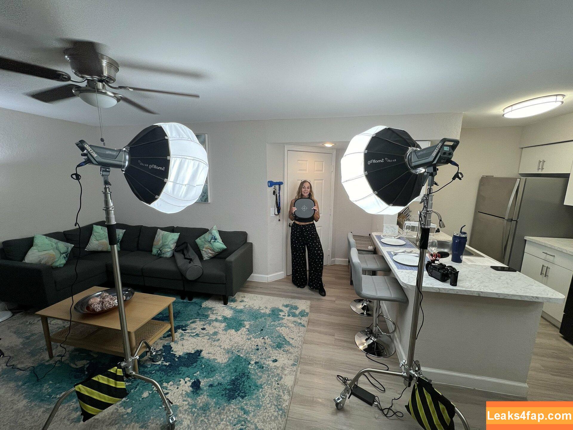 Skylar Vox / _skylarvox_ / onlyskylarvox / theskylarvox leaked photo photo #0512