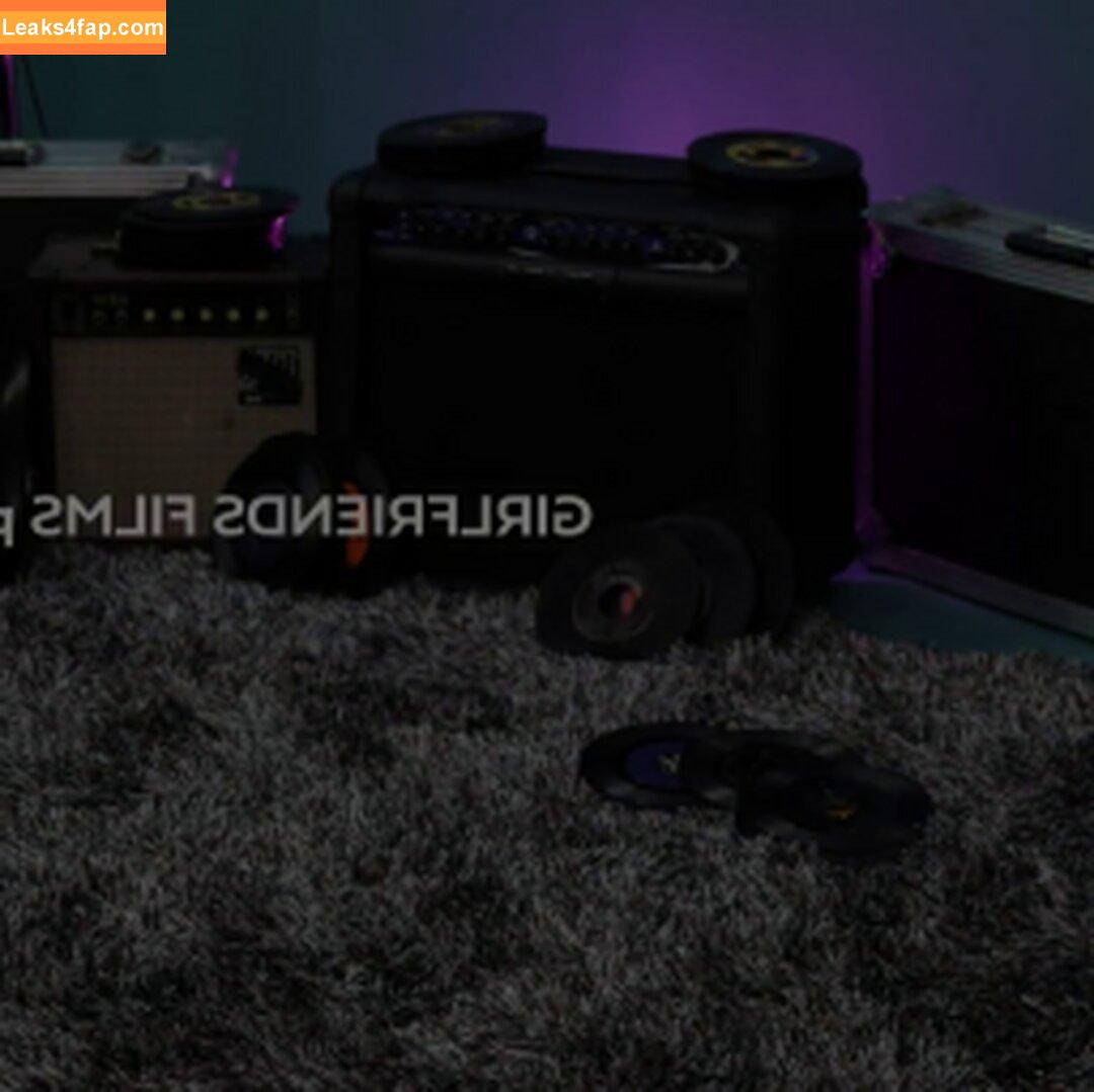 Skylar Vox / _skylarvox_ / onlyskylarvox / theskylarvox leaked photo photo #0622