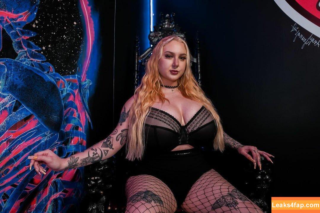 Skylar Vox / _skylarvox_ / onlyskylarvox / theskylarvox leaked photo photo #0767