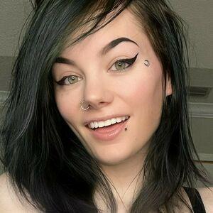 Skylaraynesgray photo #0003