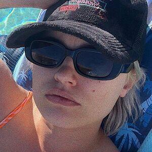 Skyler Wright photo #0004