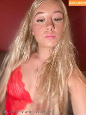 SkylerStormxo photo #0010