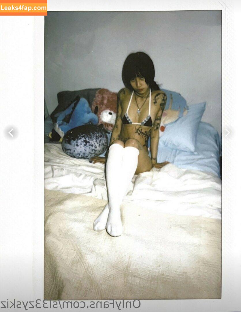 sl33zyskiz /  leaked photo photo #0004