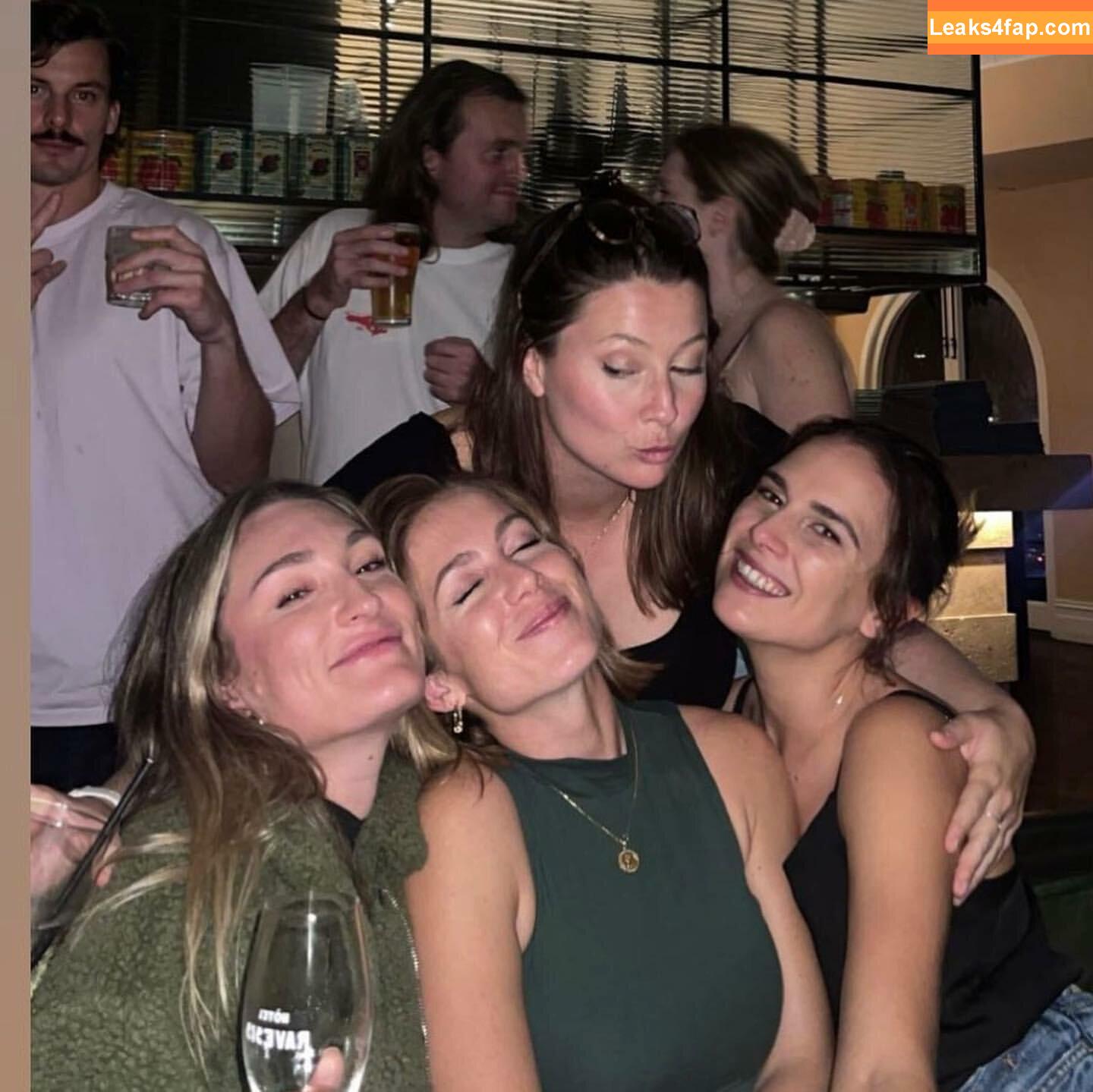 SliceOfSalami / Slice_of_Salami / bel_larcombe_ leaked photo photo #0136
