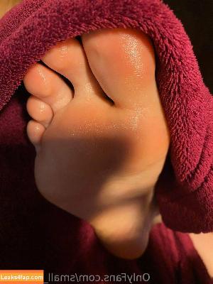small_girl_feet фото #0050
