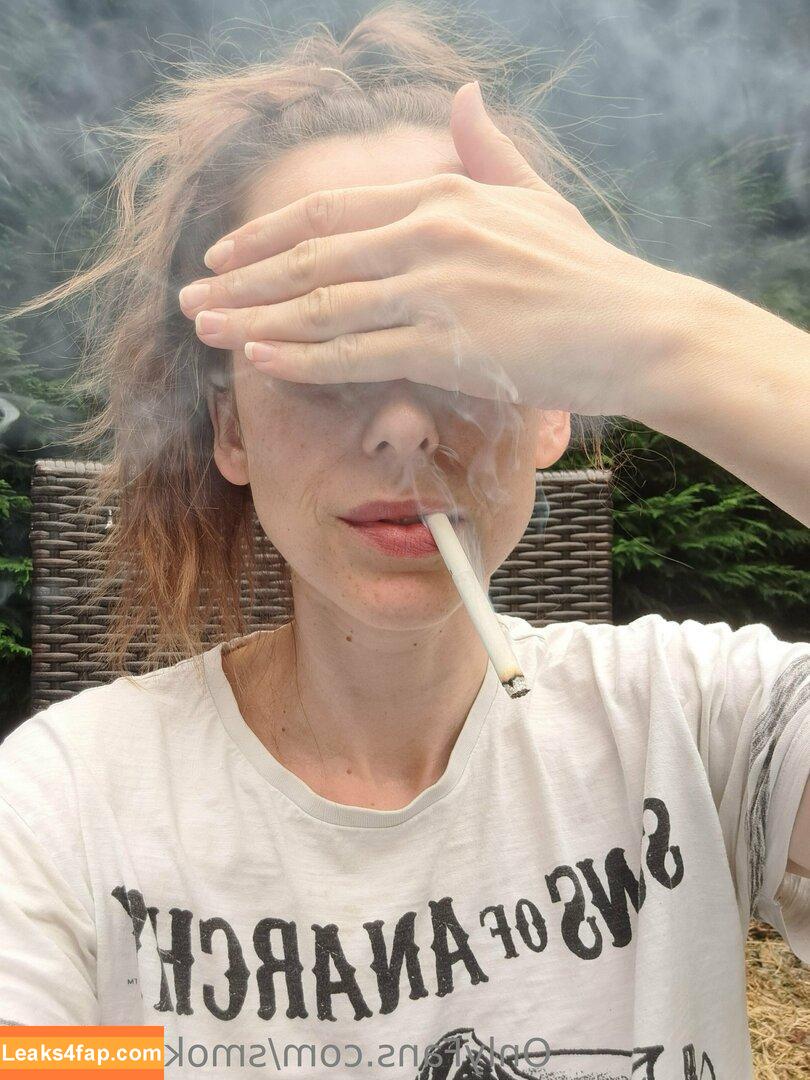 smokingmom /  leaked photo photo #0010