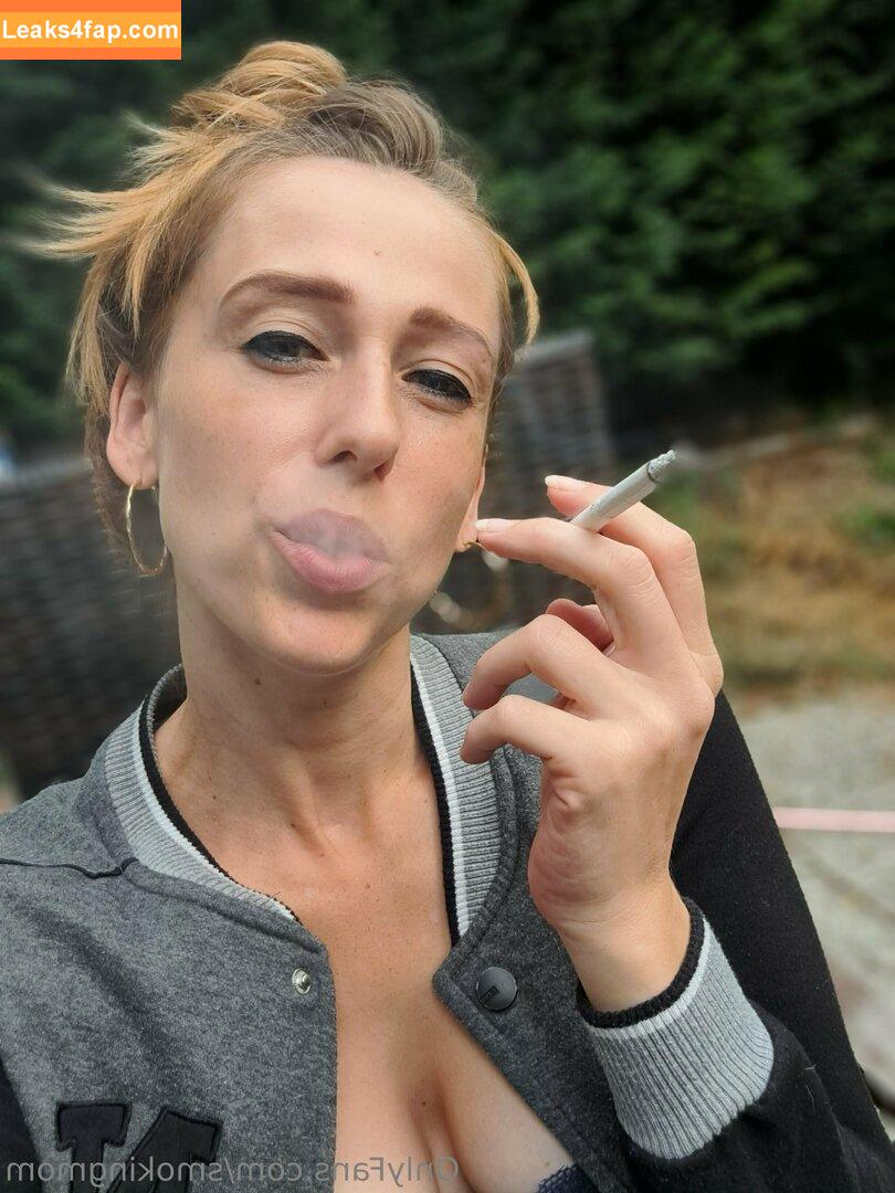 smokingmom /  leaked photo photo #0019