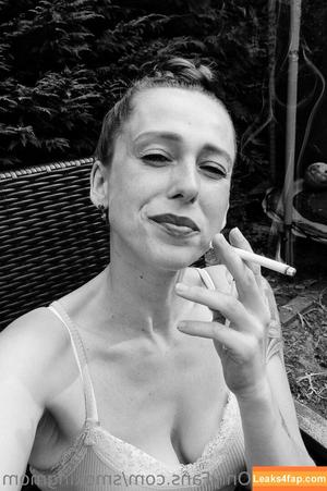 smokingmom photo #0011