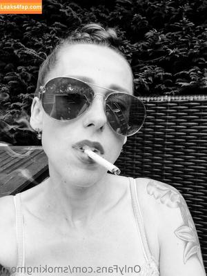 smokingmom photo #0012