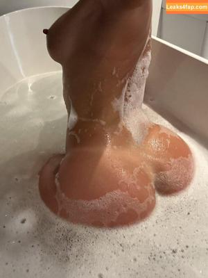 Smother Queen photo #0193