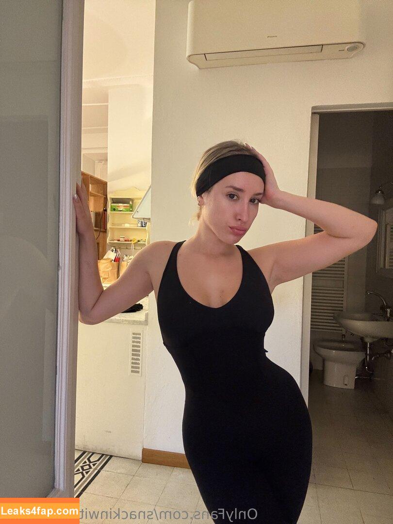 snackinwithanastasia / anastasia woods / anastasia.tkchv leaked photo photo #0232