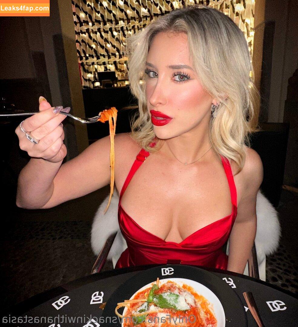 snackinwithanastasia / anastasia woods / anastasia.tkchv leaked photo photo #0234