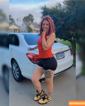 sneakerbae photo #0001