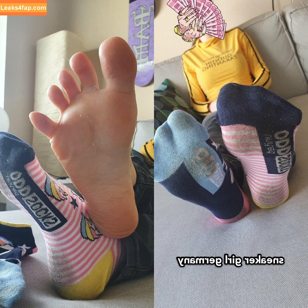 SneakerGirlGermany / Emma Elba / Emmascutefeet / Emmasfeetcosplay / Luna_Soles_Goddess / cutefeetprincess / sherlinanym / sneakergirl leaked photo photo #0025