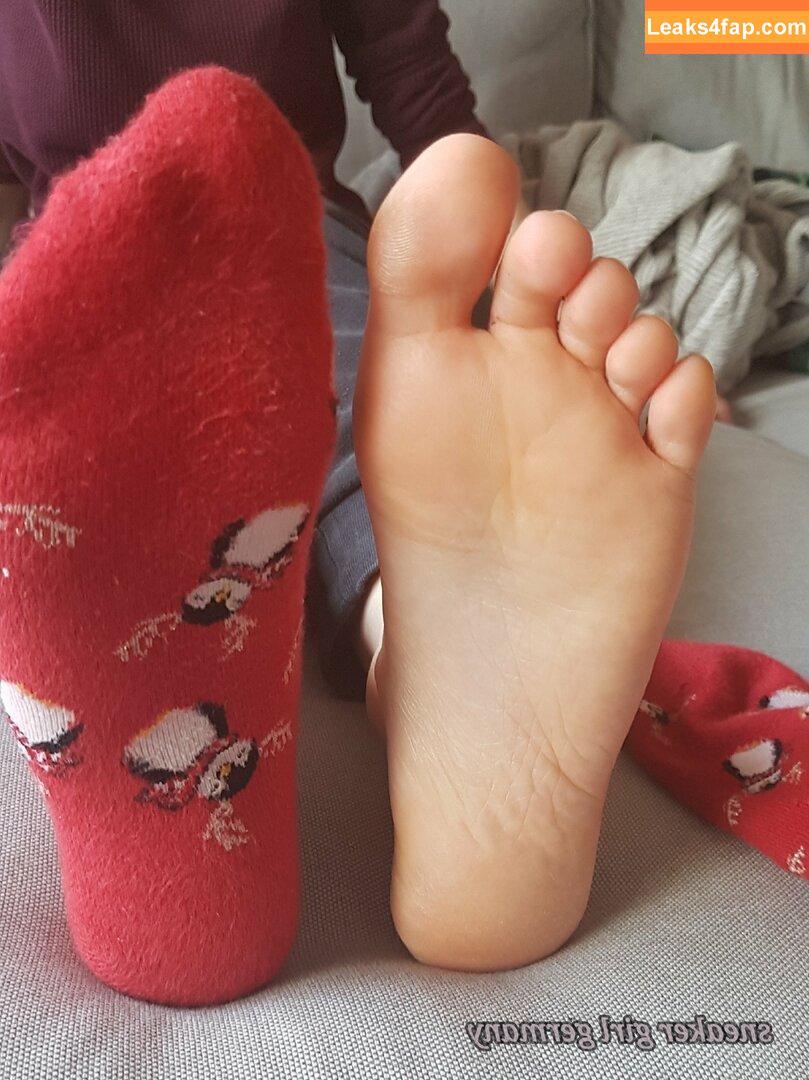 SneakerGirlGermany / Emma Elba / Emmascutefeet / Emmasfeetcosplay / Luna_Soles_Goddess / cutefeetprincess / sherlinanym / sneakergirl leaked photo photo #0030