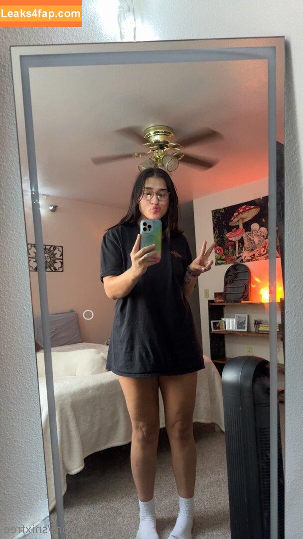 snixfree / itssnixbitxh leaked photo photo #0019