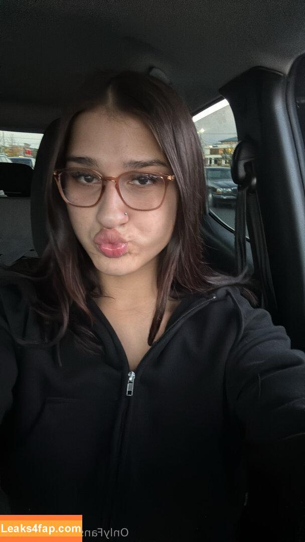 snixfree / itssnixbitxh leaked photo photo #0029