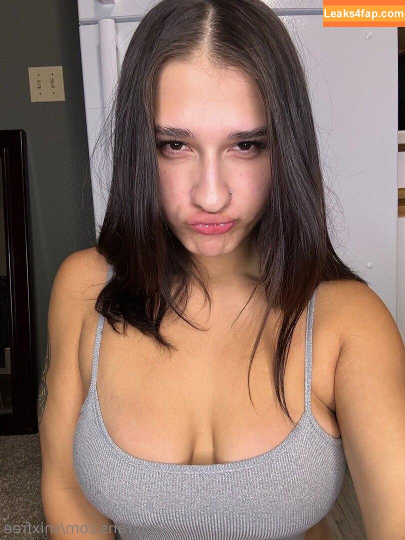 snixfree / itssnixbitxh leaked photo photo #0030