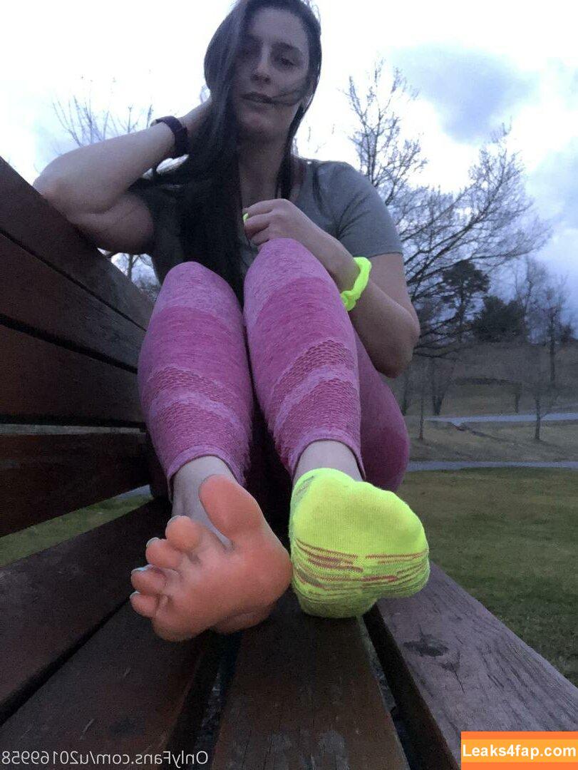 SocksyFeetBae