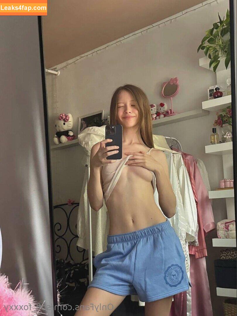 sofi_foxxxy /  leaked photo photo #0043