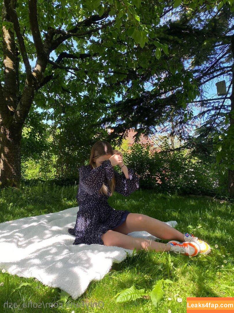 sofia_ash /  leaked photo photo #0021