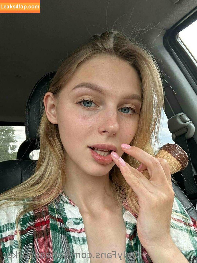 sofiaaaparker / sofiaaaparkerlife leaked photo photo #0071