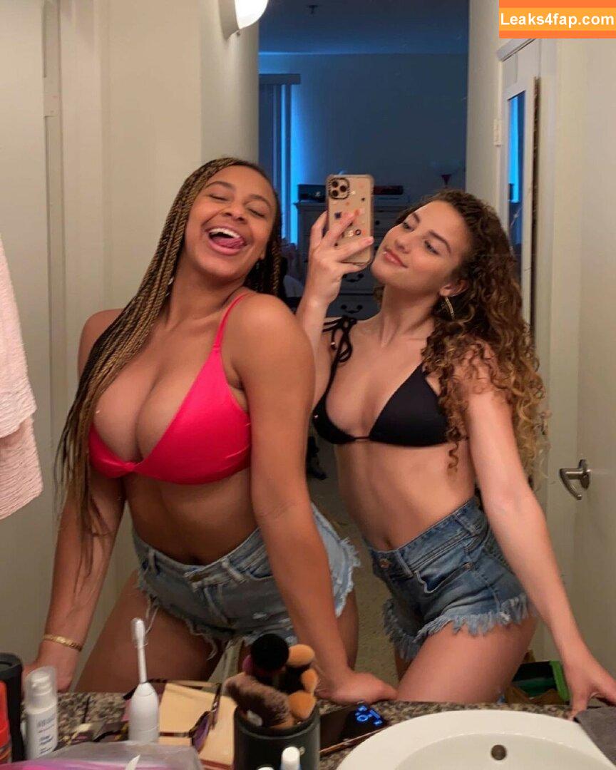 Sofie Dossi / sofiedossi leaked photo photo #0073