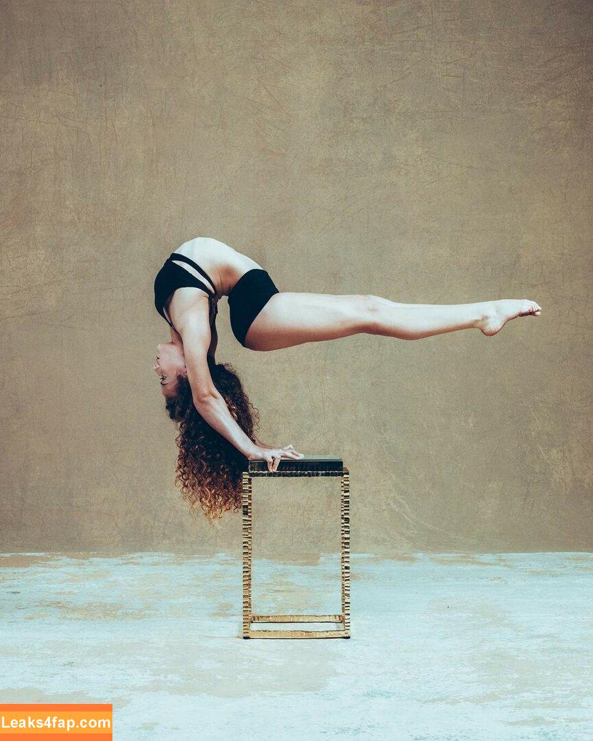 Sofie Dossi / sofiedossi leaked photo photo #0088